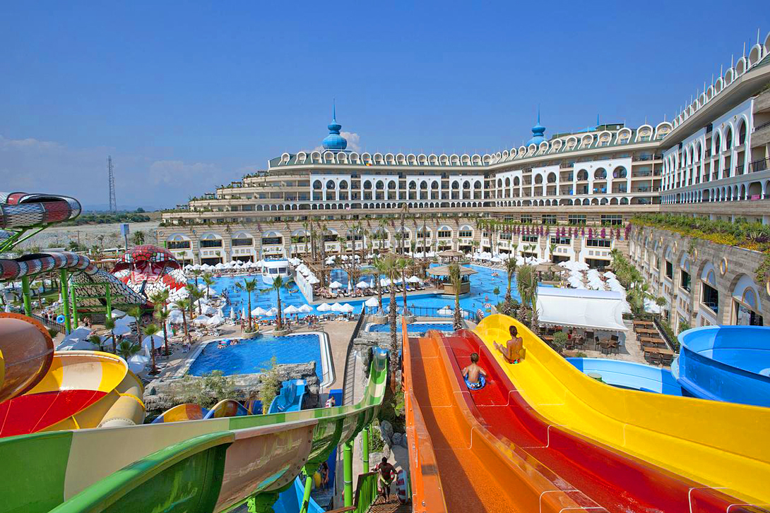 cheap resort hotels to Spend holiday with family