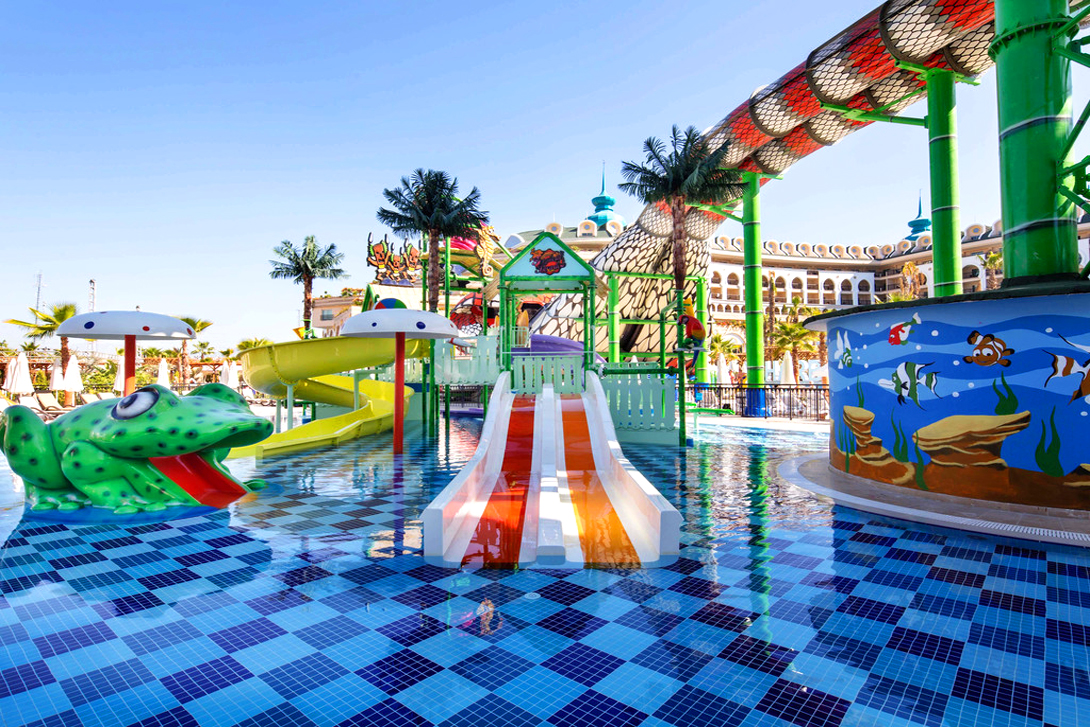 cheap resort hotels to Spend holiday with family