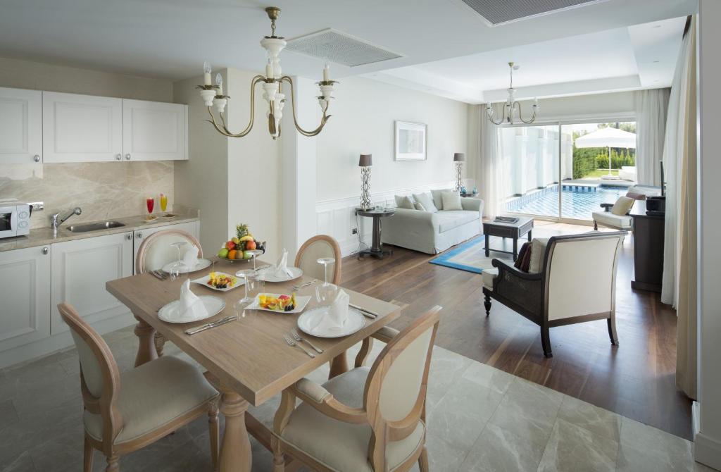 cheap resort hotels to Spend holiday with family