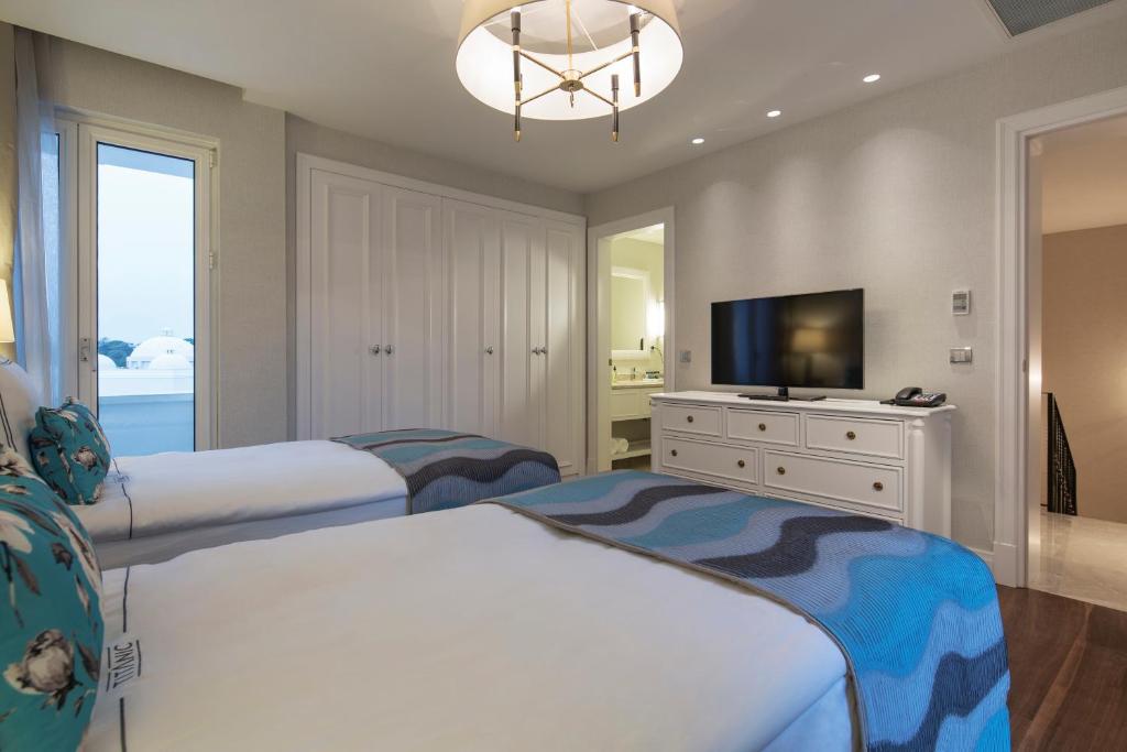 cheap resort hotels to Spend holiday with family