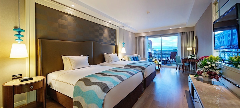 cheap resort hotels to Spend holiday with family