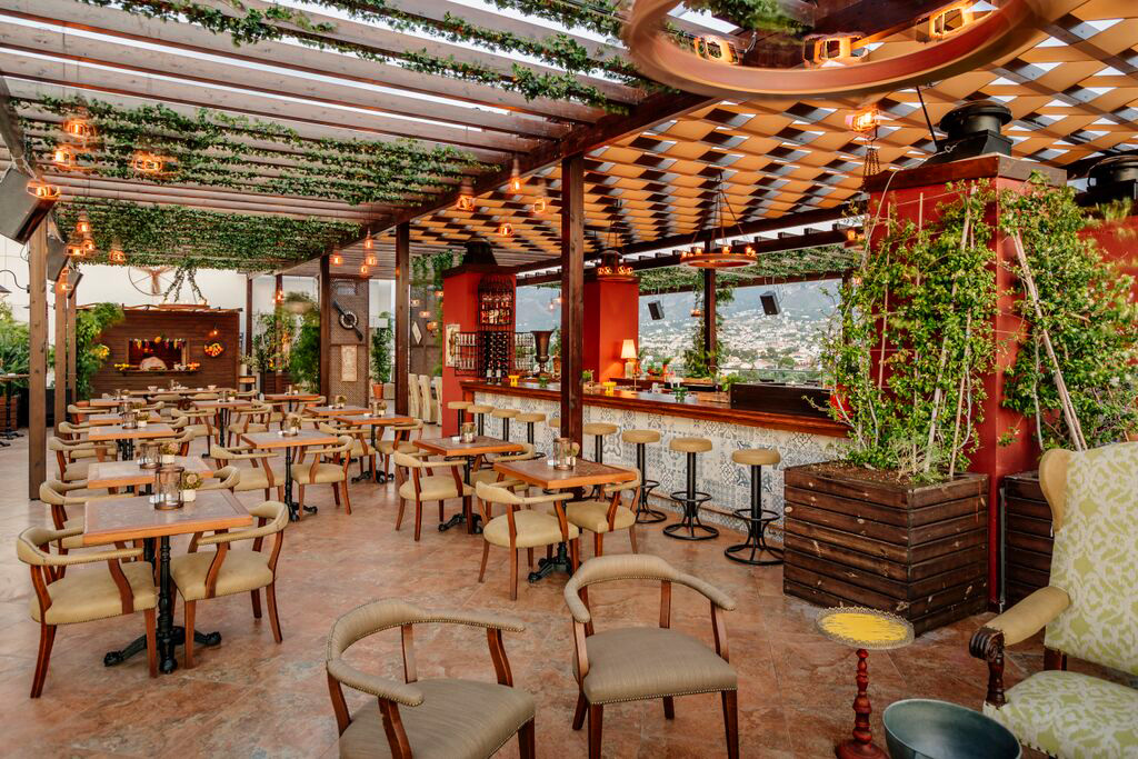 cheap resort hotels to Spend holiday with family