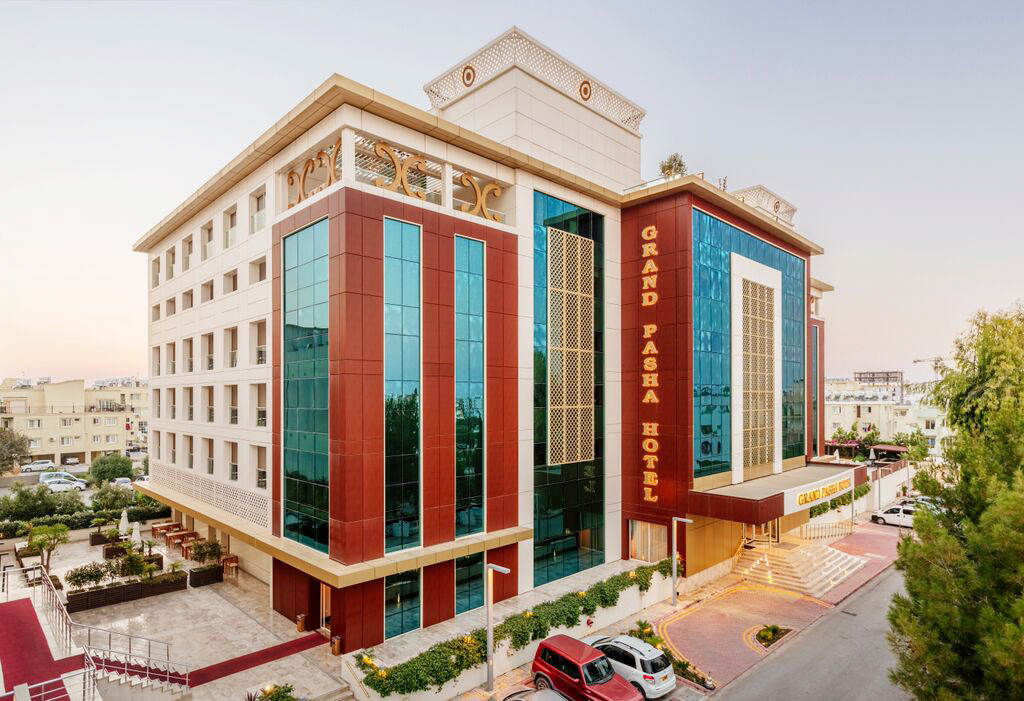 cheap resort hotels to Spend holiday with family