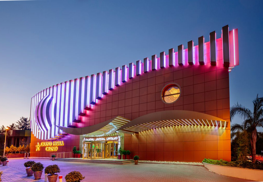 cheap resort hotels to Spend holiday with family