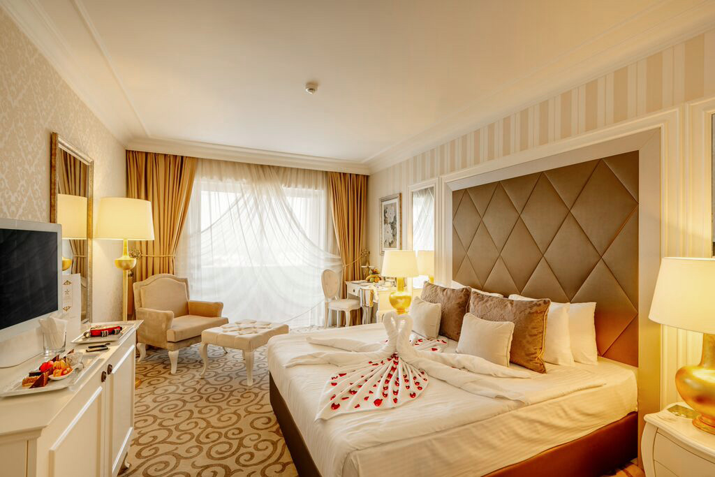 cheap resort hotels to Spend holiday with family