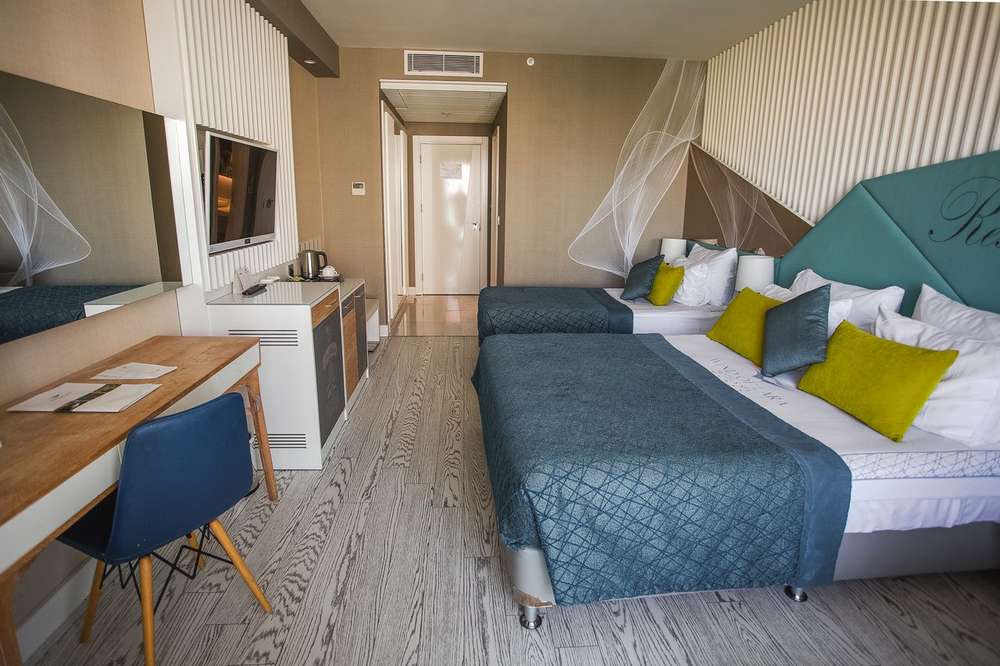 cheap resort hotels to Spend holiday with family