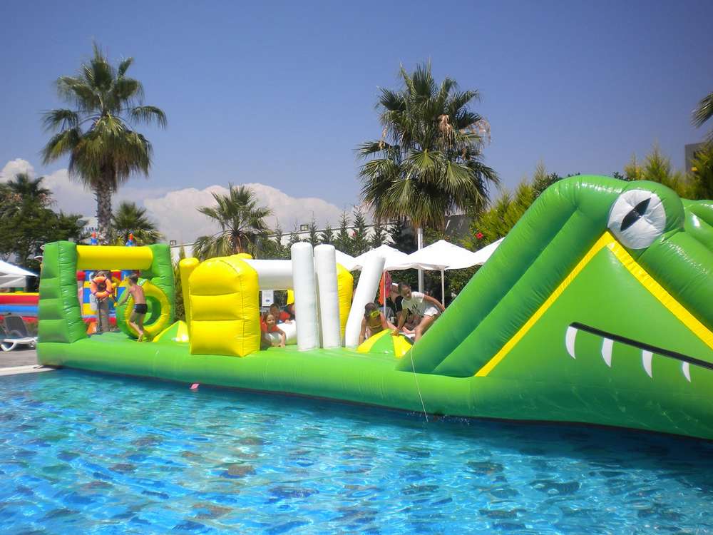 cheap resort hotels to Spend holiday with family