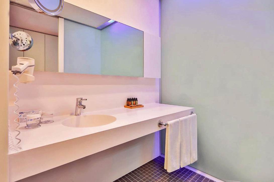 cheap resort hotels to Spend holiday with family