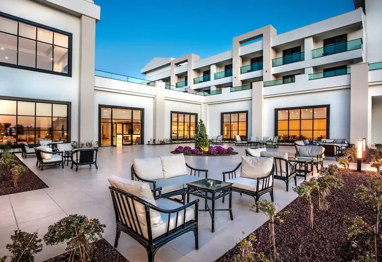 cheap resort hotels to Spend holiday with family