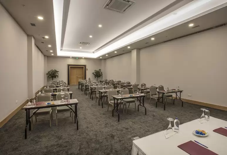 cheap resort hotels to Spend holiday with family