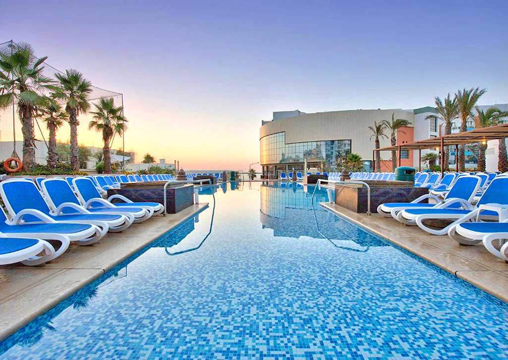 Rooftop deck pool