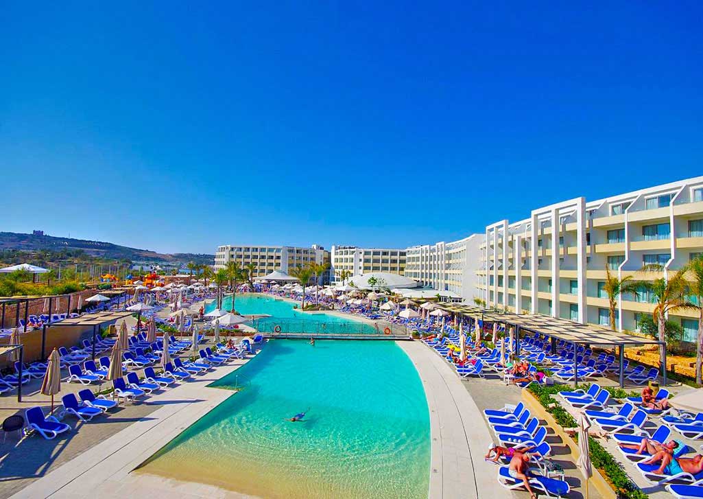 cheap resort hotels to Spend holiday with family