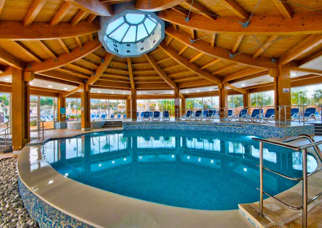 cheap resort hotels to Spend holiday with family