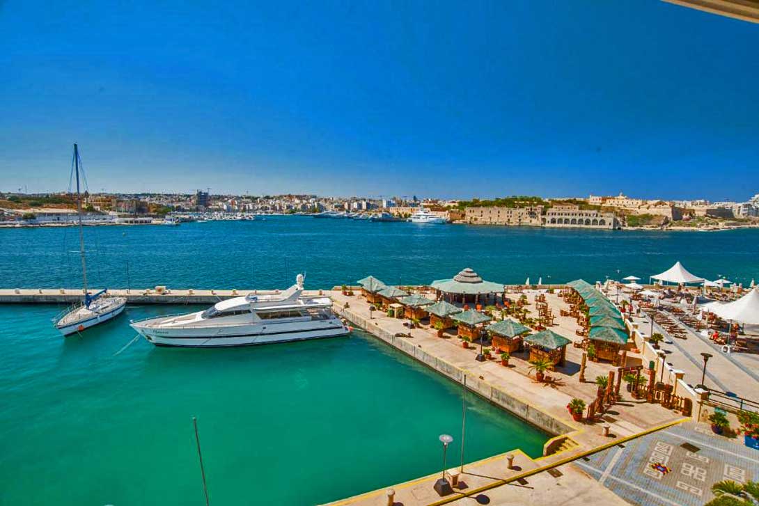 cheap resort hotels to Spend holiday with family