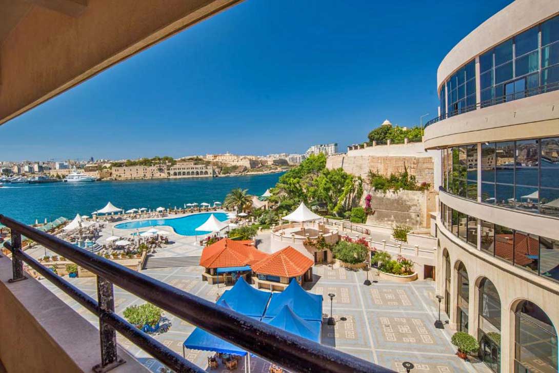 cheap resort hotels to Spend holiday with family