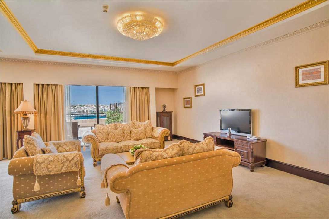 cheap resort hotels to Spend holiday with family