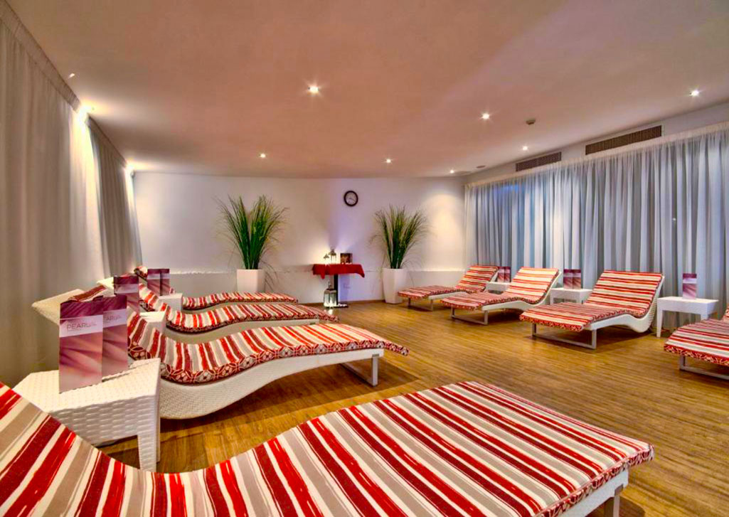 cheap resort hotels to Spend holiday with family