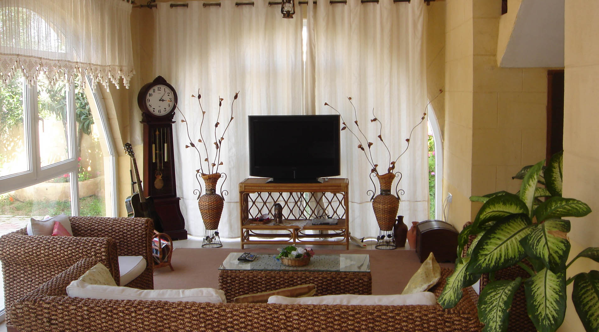 cheap resort hotels to Spend holiday with family