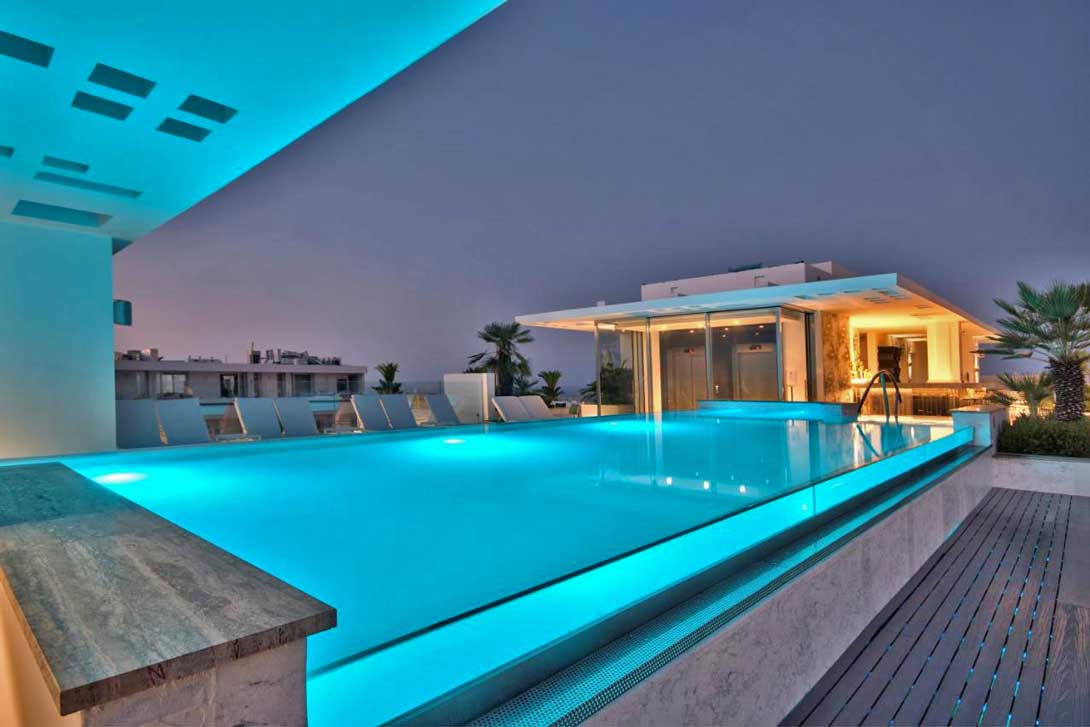 Relaxed roof top pool