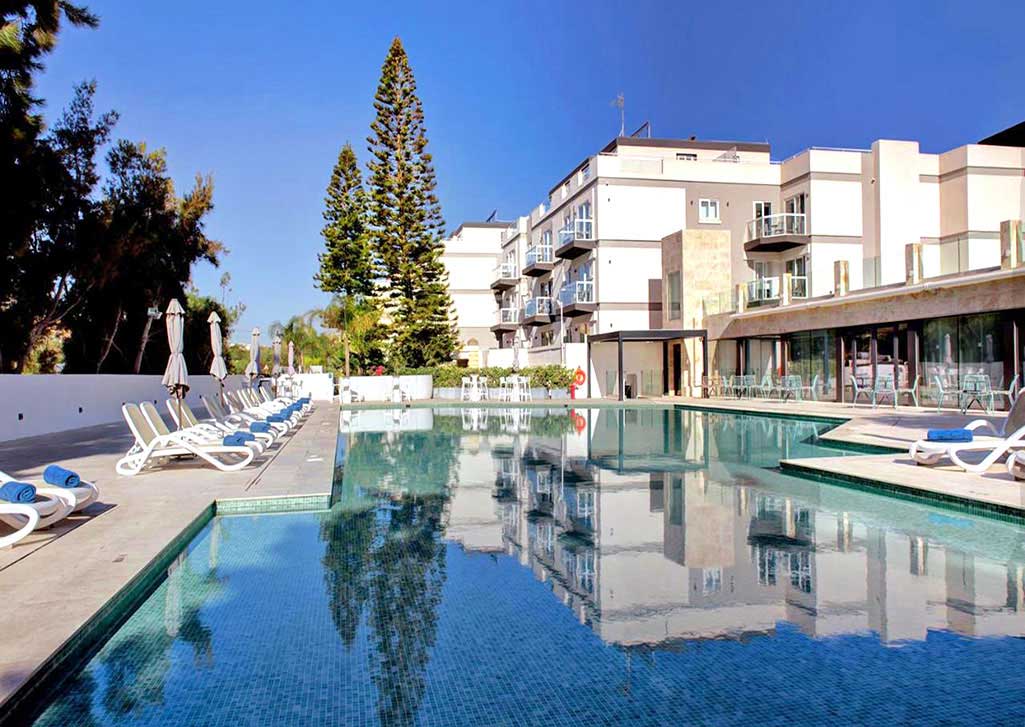 cheap resort hotels to Spend holiday with family