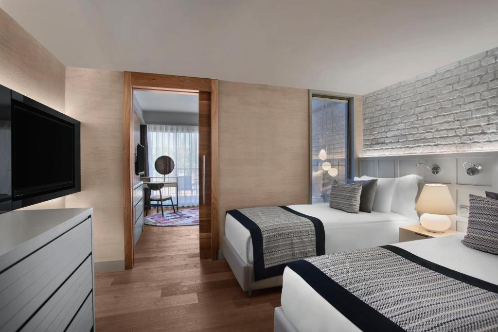 cheap resort hotels to Spend holiday with family