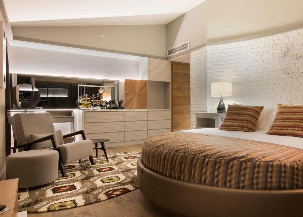 cheap resort hotels to Spend holiday with family