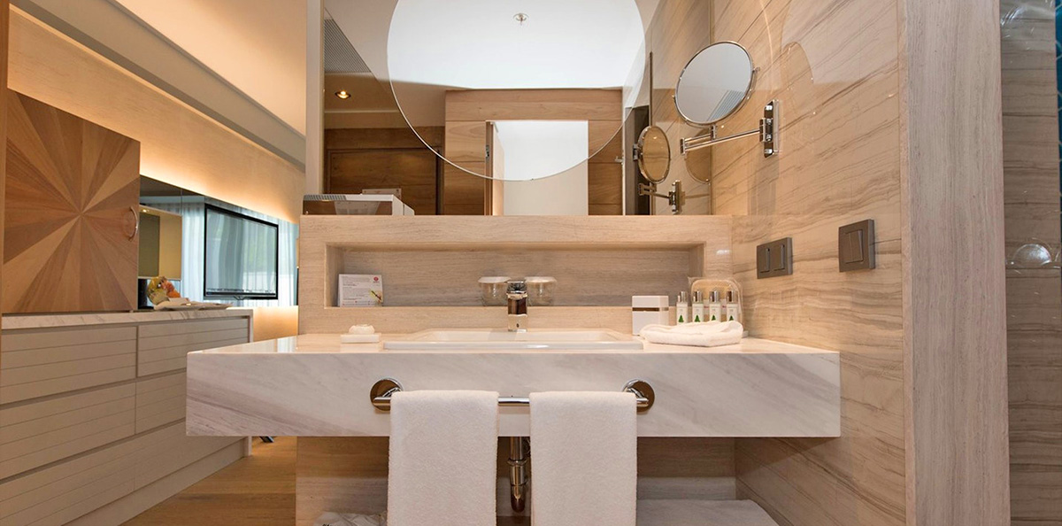 cheap resort hotels to Spend holiday with family