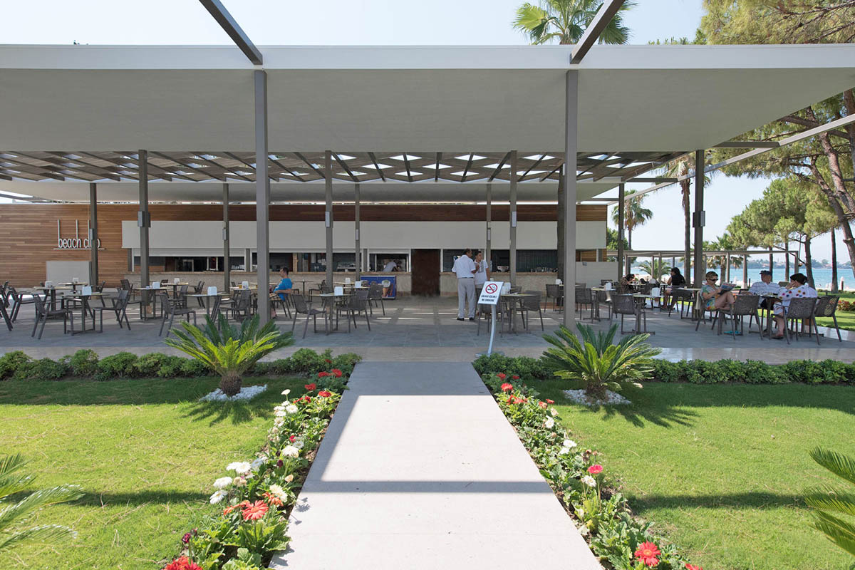 cheap resort hotels to Spend holiday with family