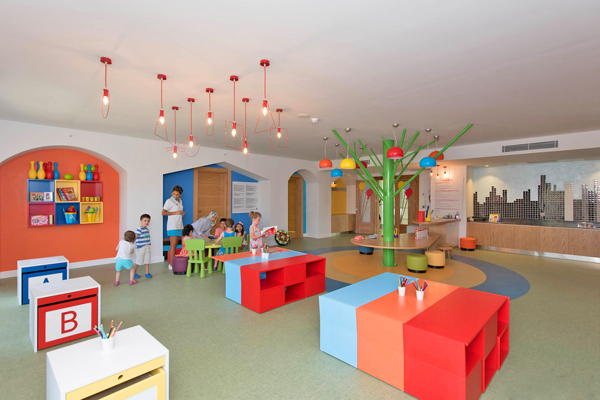 cheap resort hotels to Spend holiday with family