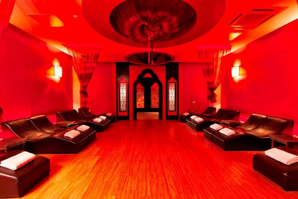 cheap resort hotels to Spend holiday with family