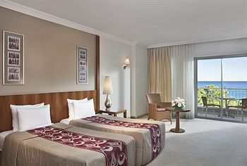 cheap resort hotels to Spend holiday with family