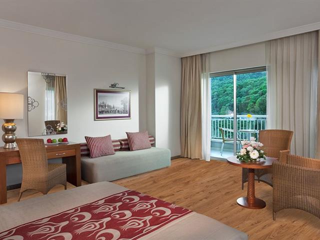 cheap resort hotels to Spend holiday with family