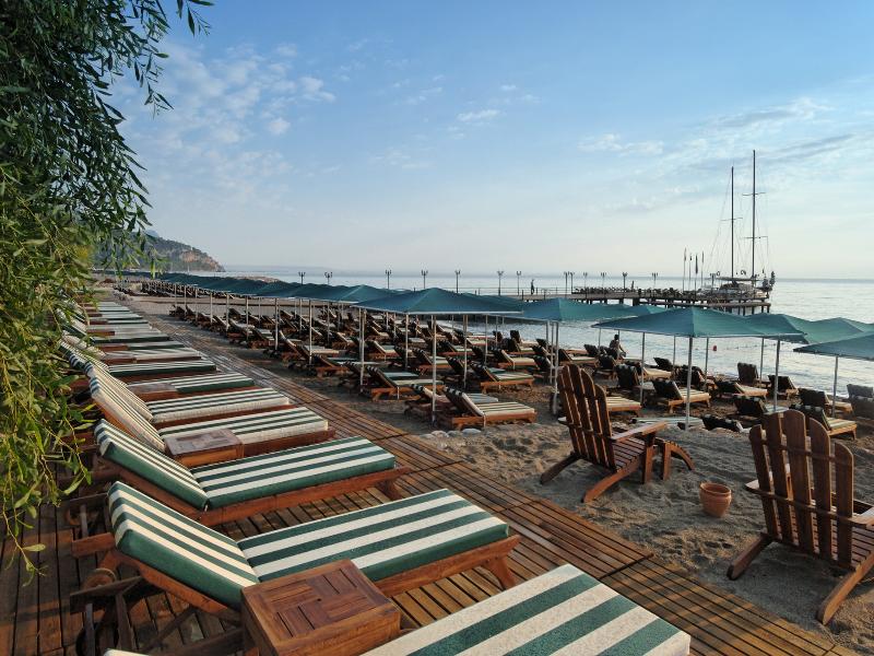 cheap resort hotels to Spend holiday with family