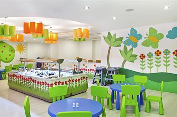 cheap resort hotels to Spend holiday with family