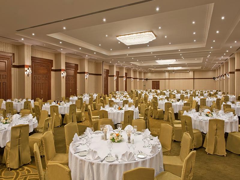 cheap resort hotels to Spend holiday with family