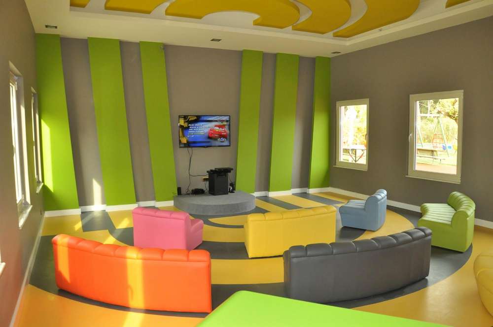 cheap resort hotels to Spend holiday with family