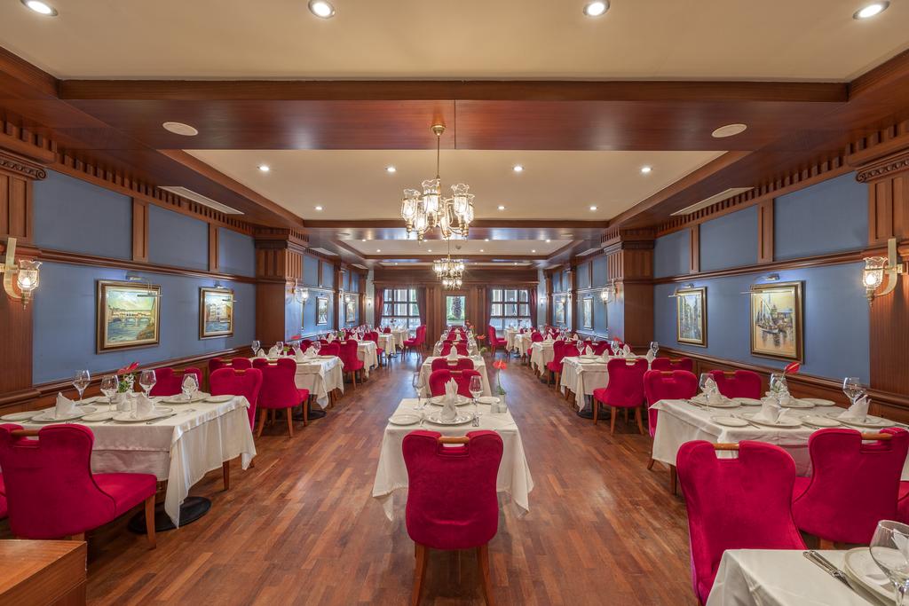 cheap resort hotels to Spend holiday with family