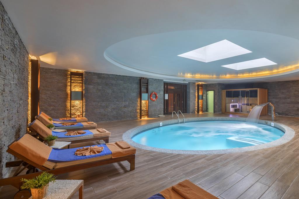 cheap resort hotels to Spend holiday with family