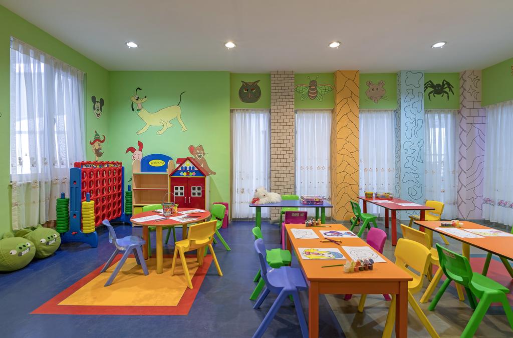 cheap resort hotels to Spend holiday with family