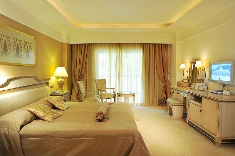 cheap resort hotels to Spend holiday with family