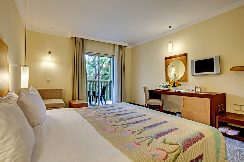 cheap resort hotels to Spend holiday with family