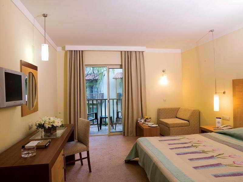 cheap resort hotels to Spend holiday with family