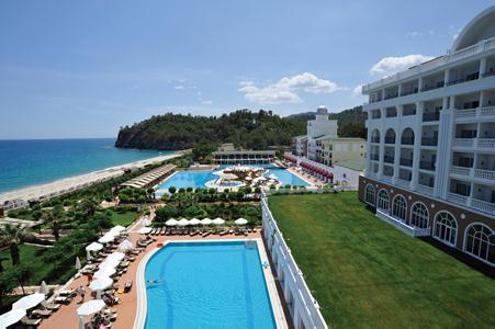 cheap resort hotels to Spend holiday with family