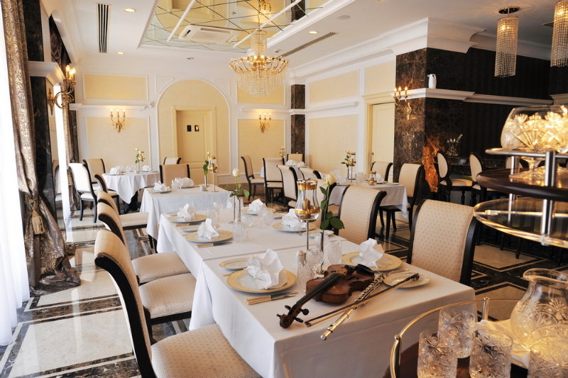 cheap resort hotels to Spend holiday with family