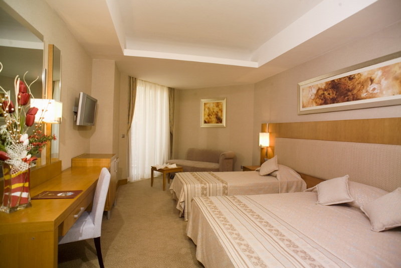 cheap resort hotels to Spend holiday with family