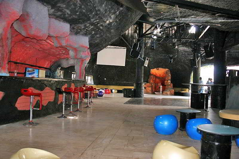 cheap resort hotels to Spend holiday with family