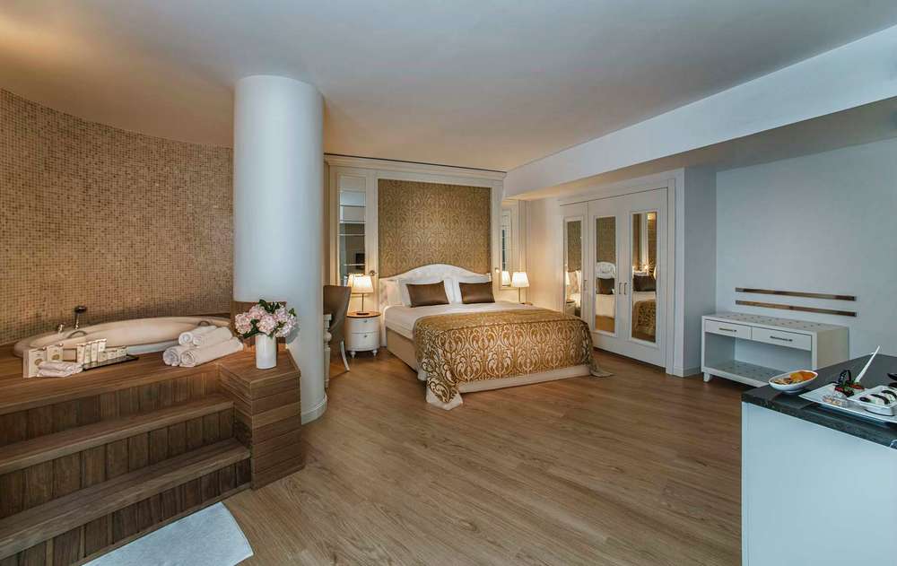 cheap resort hotels to Spend holiday with family