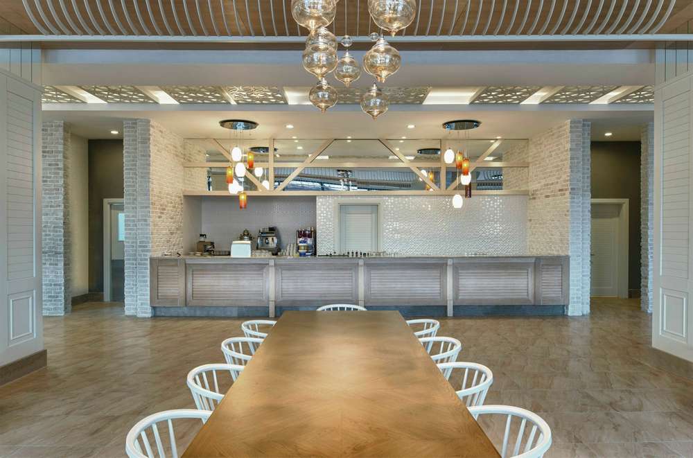 cheap resort hotels to Spend holiday with family