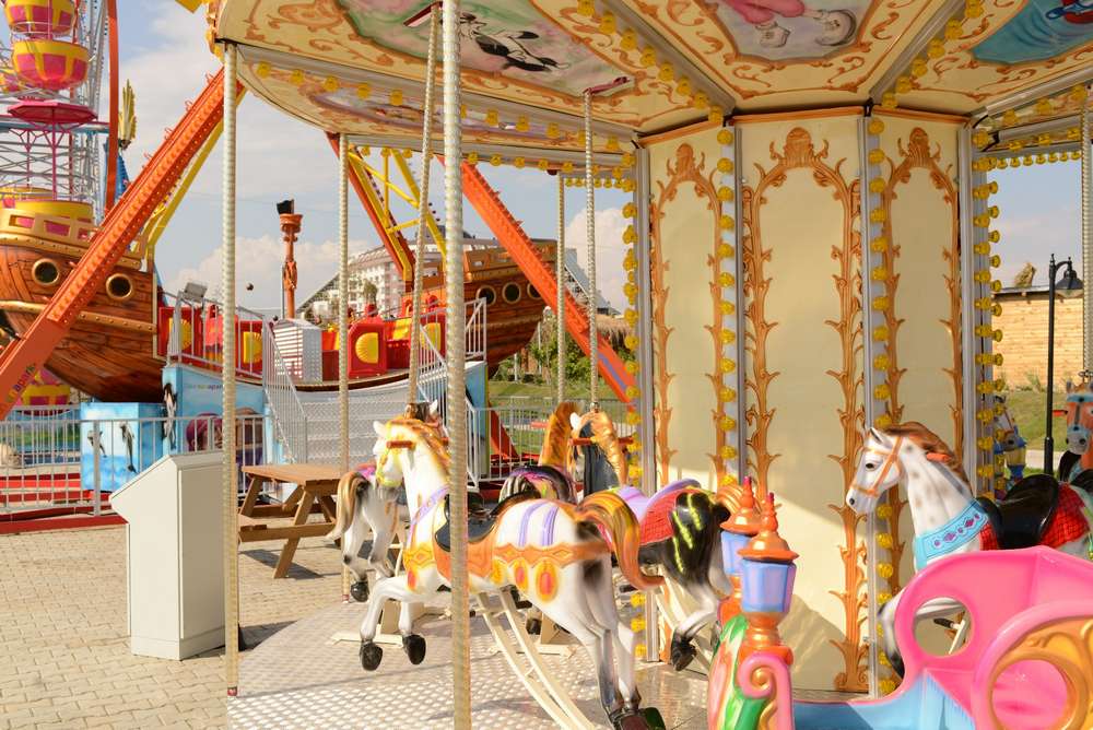 cheap resort hotels to Spend holiday with family