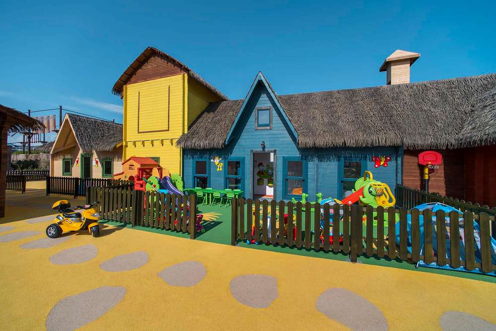 cheap resort hotels to Spend holiday with family